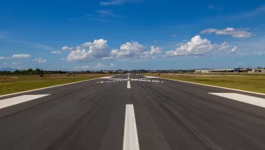 Nova pista do Aeroporto de Macaé está pronta e passa por homologação